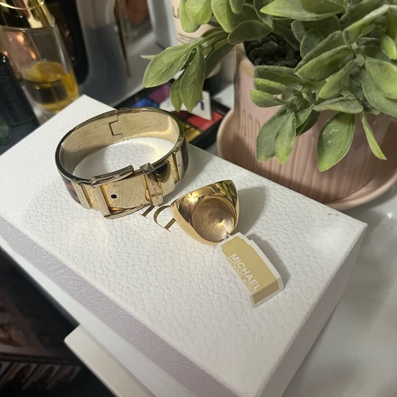 Michael Kors bracelet set - Picture 3 of 3